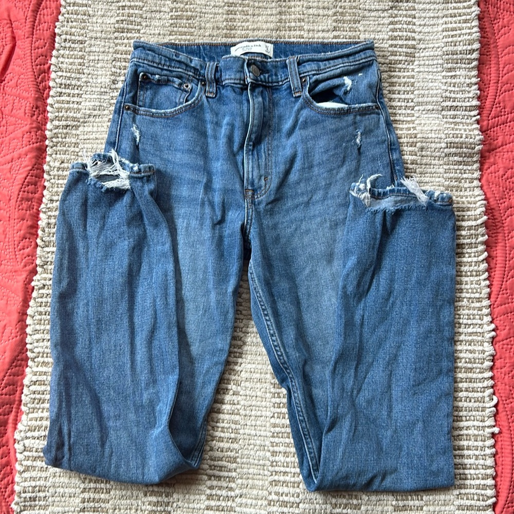 Great condition, Abercrombie and Finch, skinny, high-rise, distressed Jean